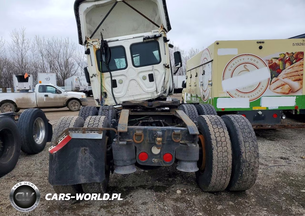 2016 Freightliner Cascadia 125 VIN:3AKJGEDV1GSGV3545 - 6