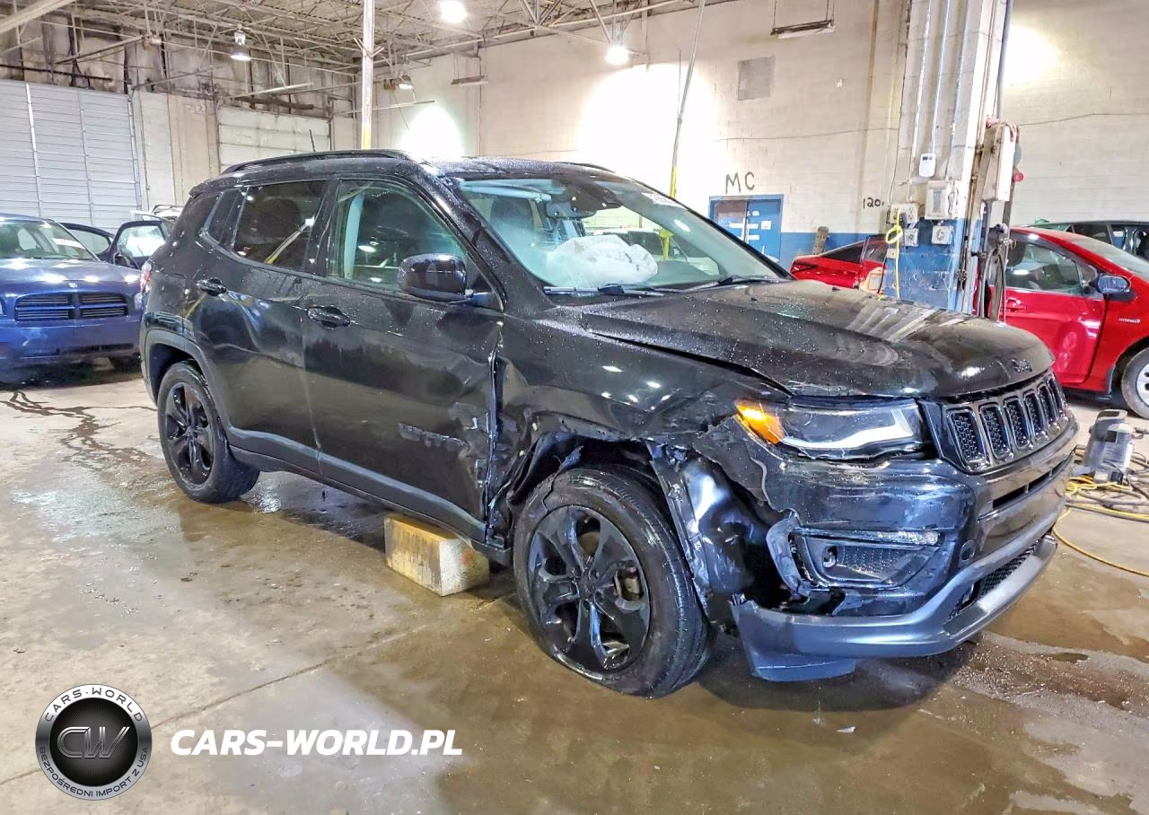 2018 Jeep Compass Latitude VIN:3C4NJDBB6JT433965 - 4
