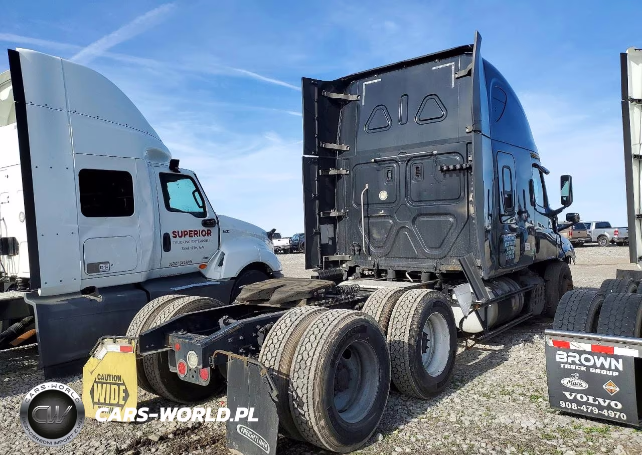 2019 Freightliner Cascadia 126 Semi Truck VIN:3AKJHHDR4KSKH0007 - 4