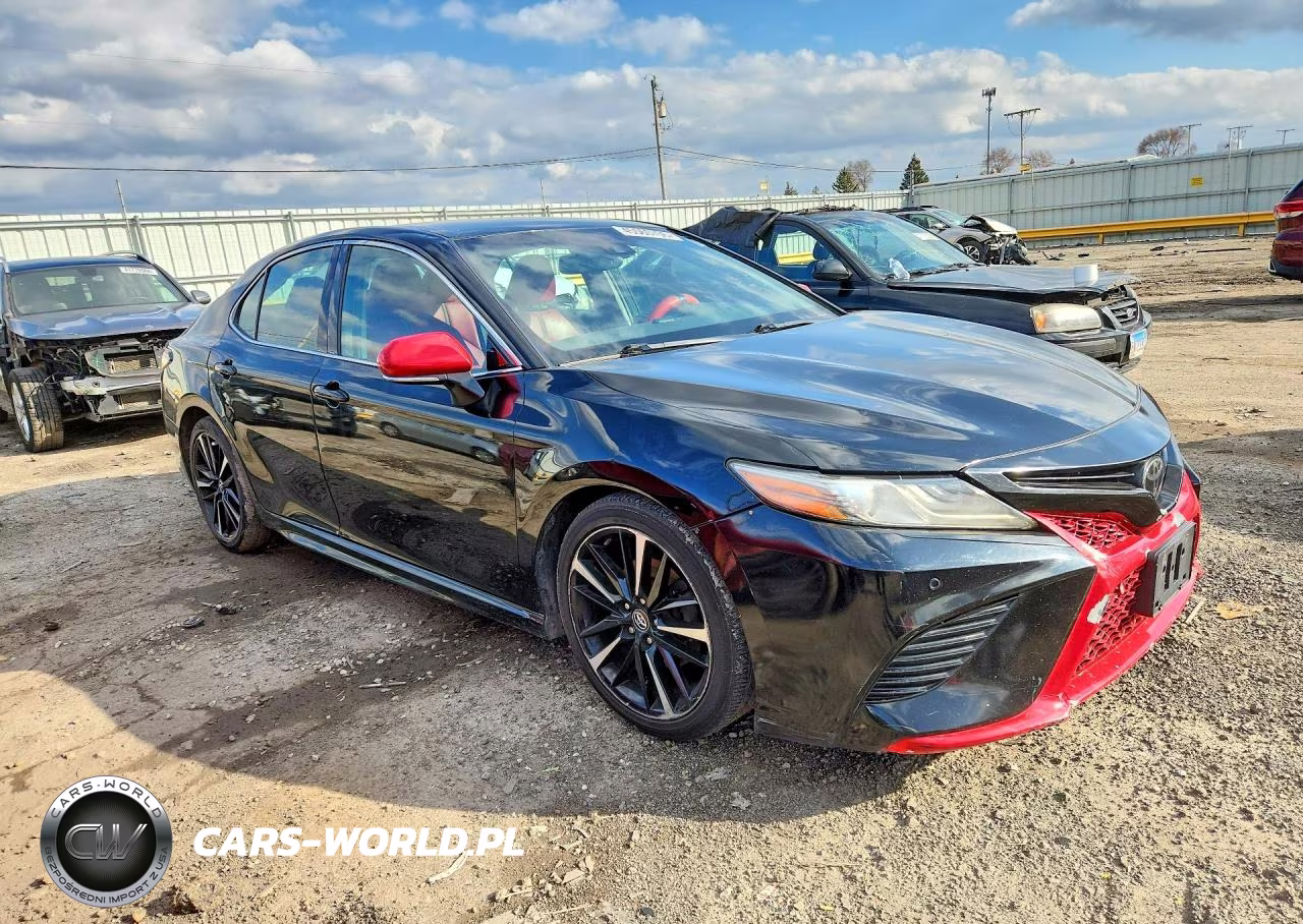 2018 Toyota Camry Xse VIN:4T1B61HK2JU109942 - 4