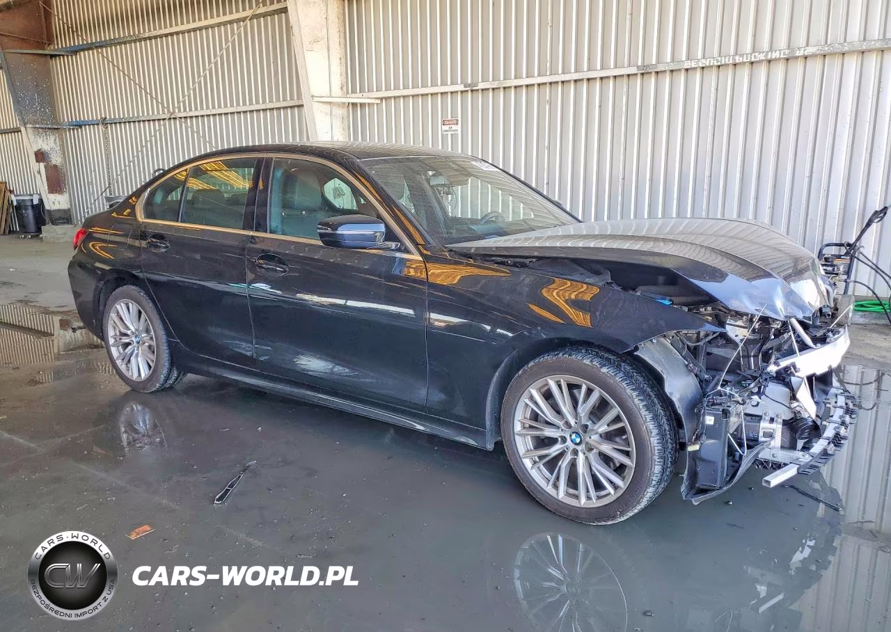 2024 BMW 330I VIN:3MW69FF03R8E14738 - 4