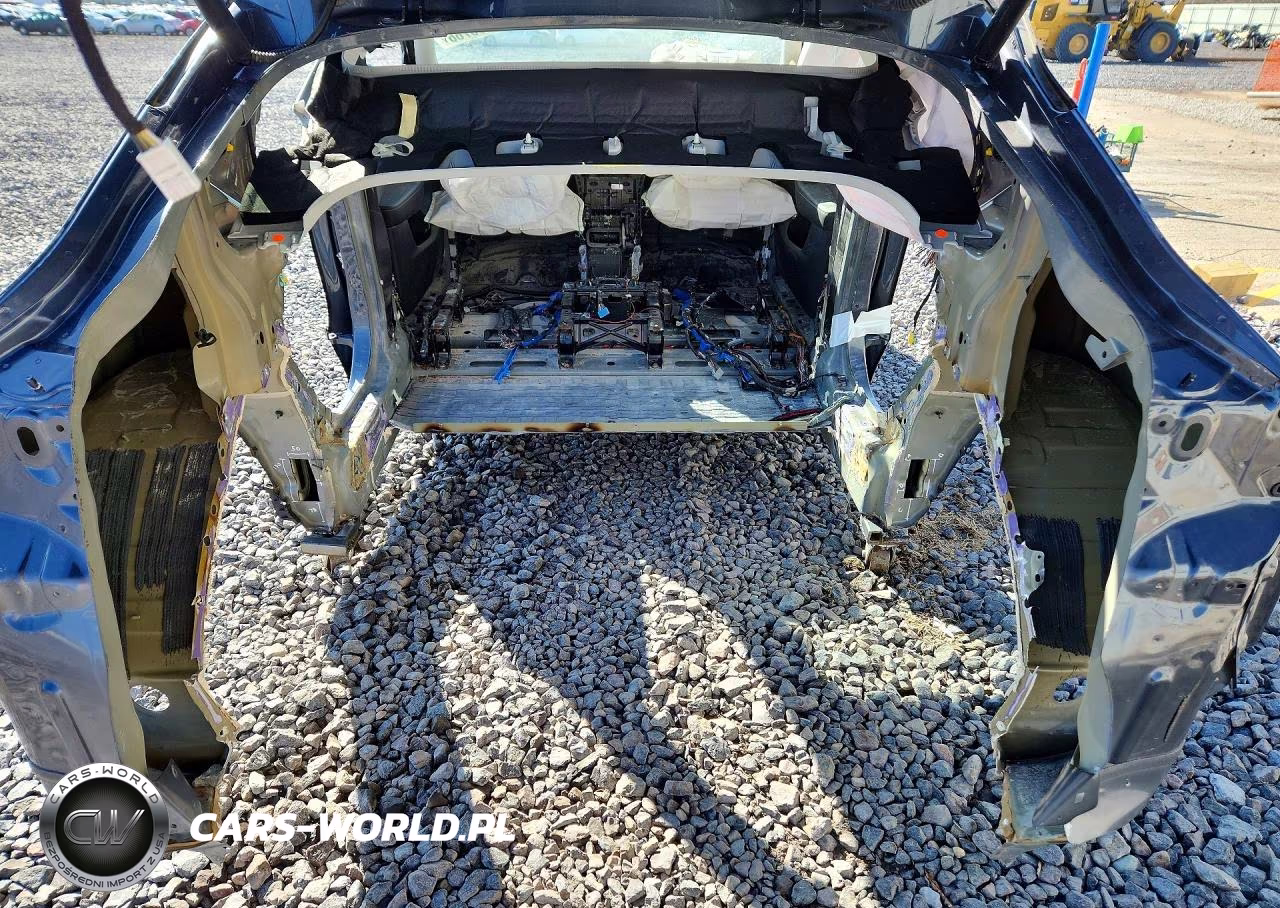 2022 Tesla Model Y VIN:7SAYGDEE1NA015609 - 6