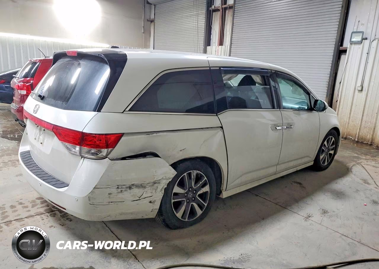 2014 Honda Odyssey Touring VIN:5FNRL5H98EB114951 - 3