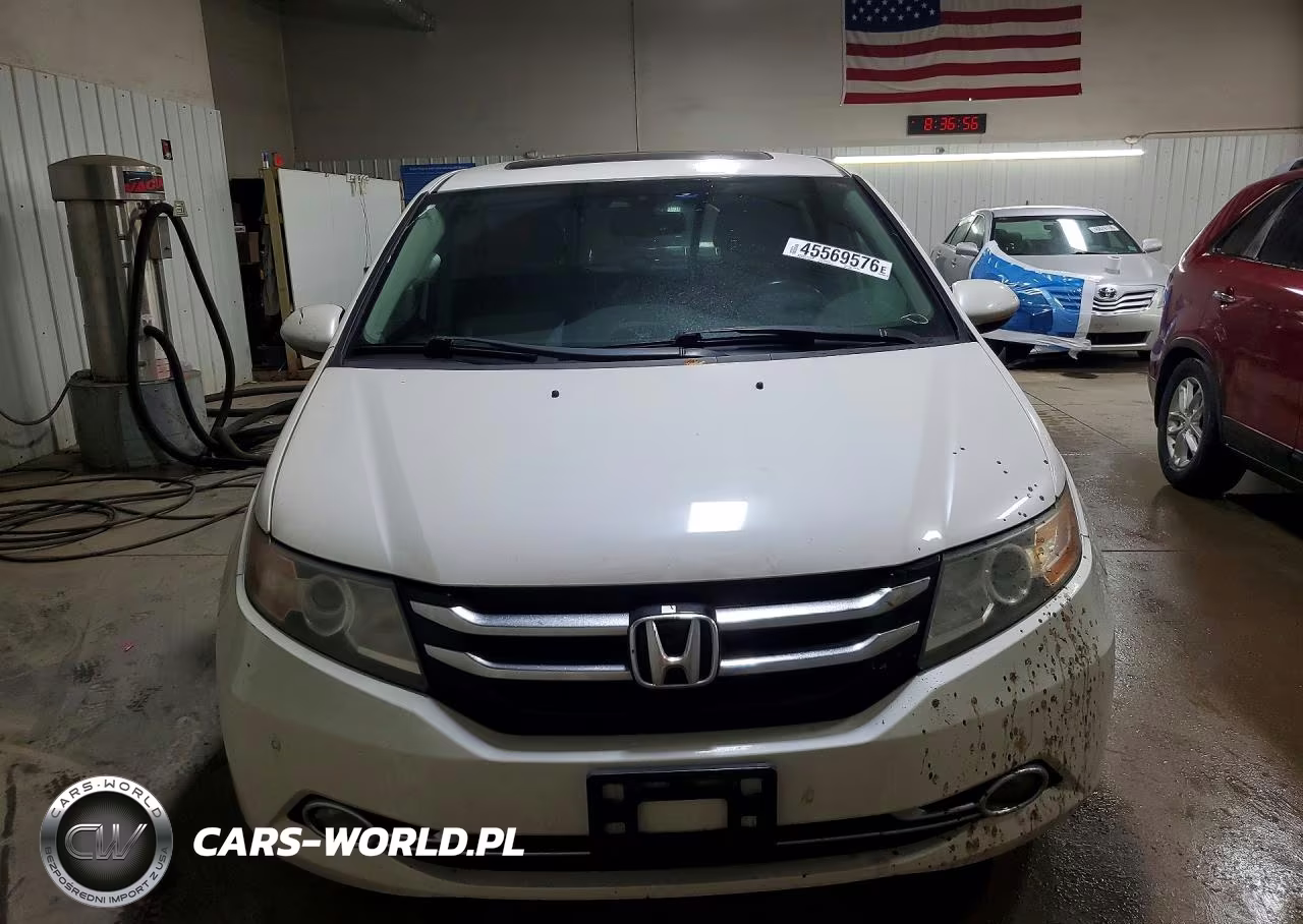 2014 Honda Odyssey Touring VIN:5FNRL5H98EB114951 - 5