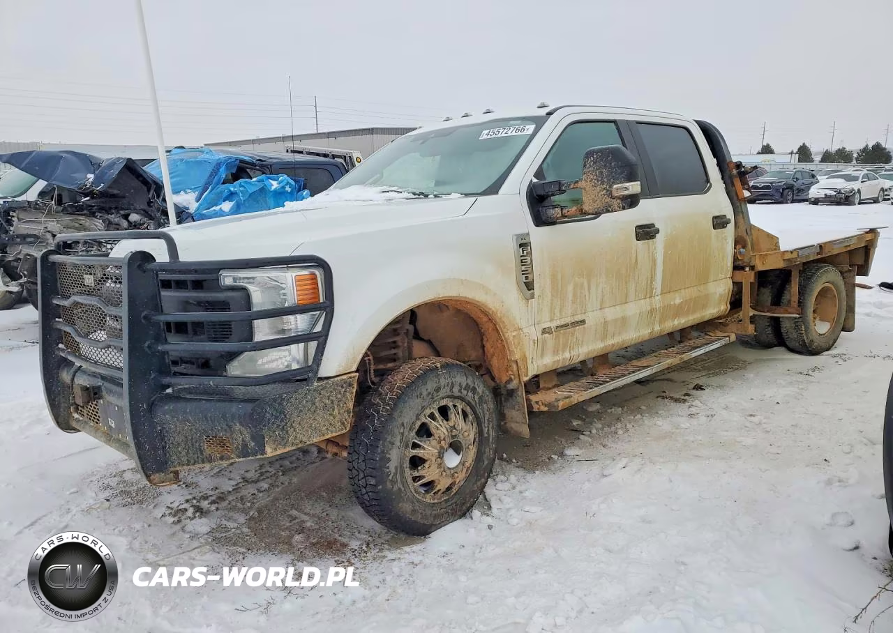 2020 Ford F350 Super Duty Flatbed Truck