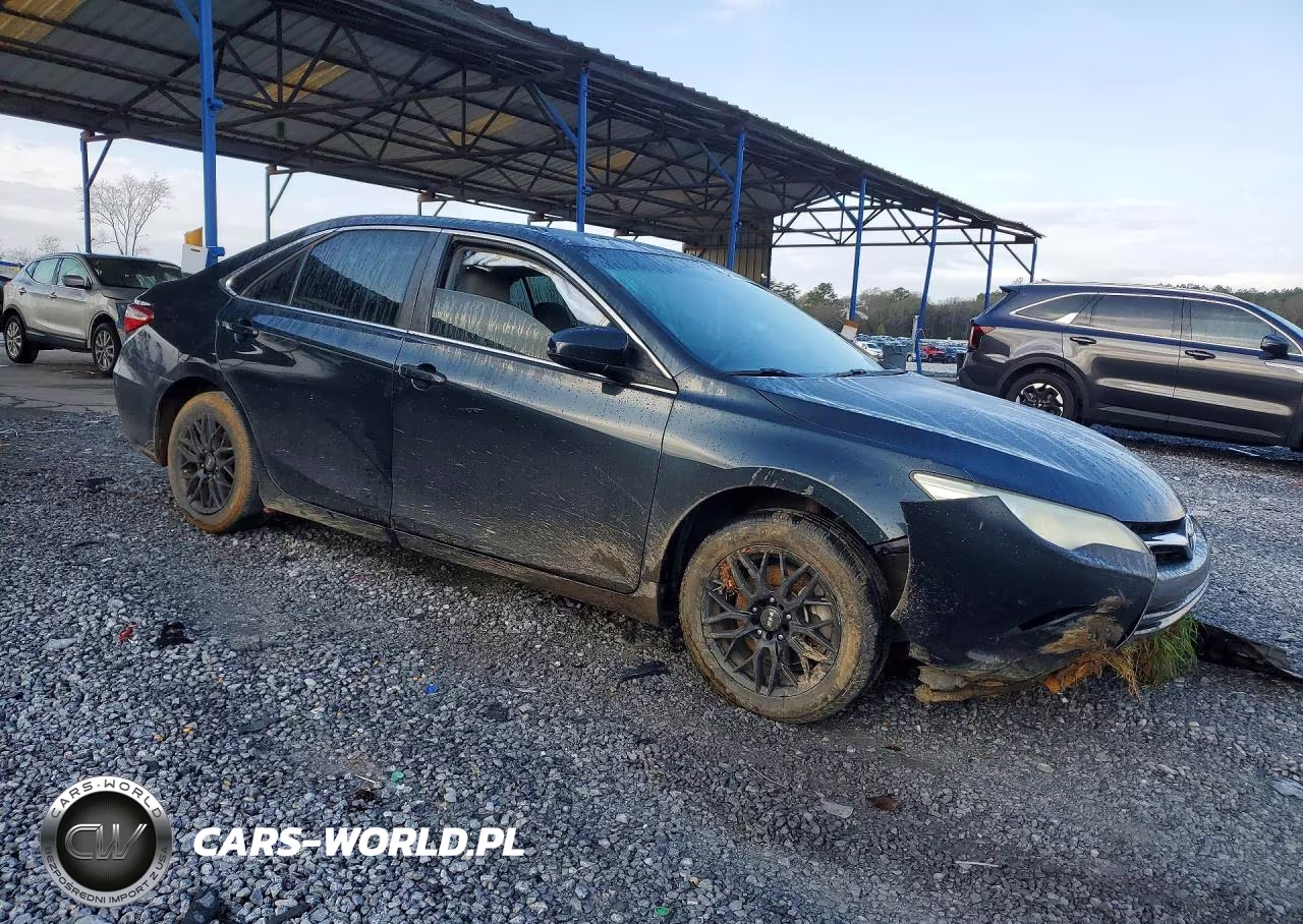 2015 Toyota Camry Le VIN:4T1BF1FK3FU946841 - 4