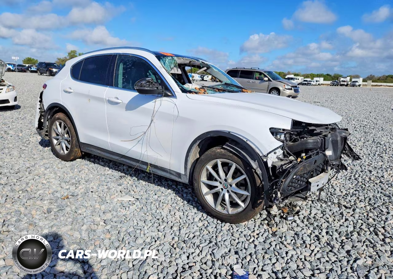 2019 Alfa Romeo Stelvio Ti VIN:ZASPAKBN9K7C43811 - 4