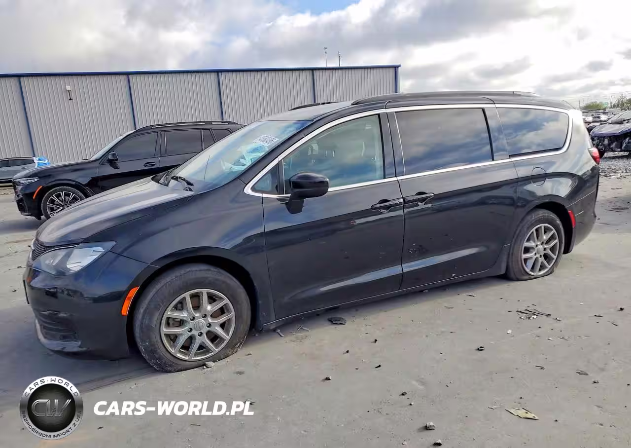 2020 Chrysler Voyager Lxi