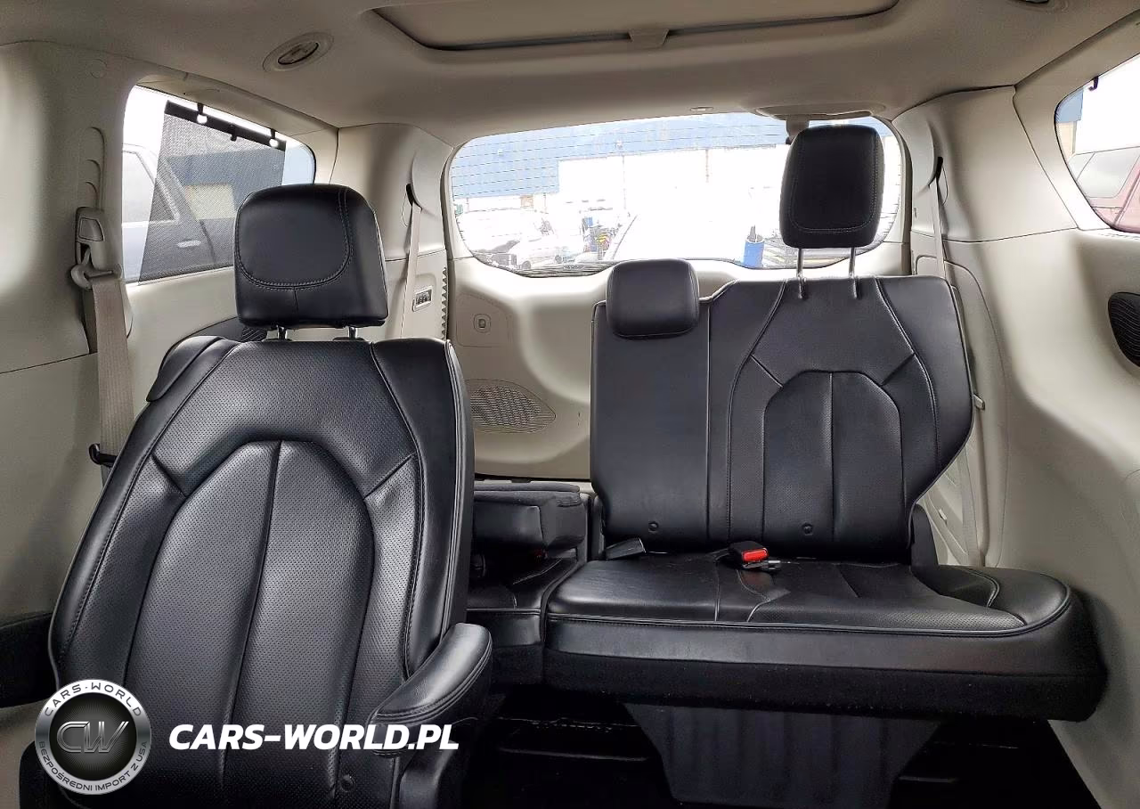 2019 Chrysler Pacifica Limited VIN:2C4RC1GG3KR703897 - 10
