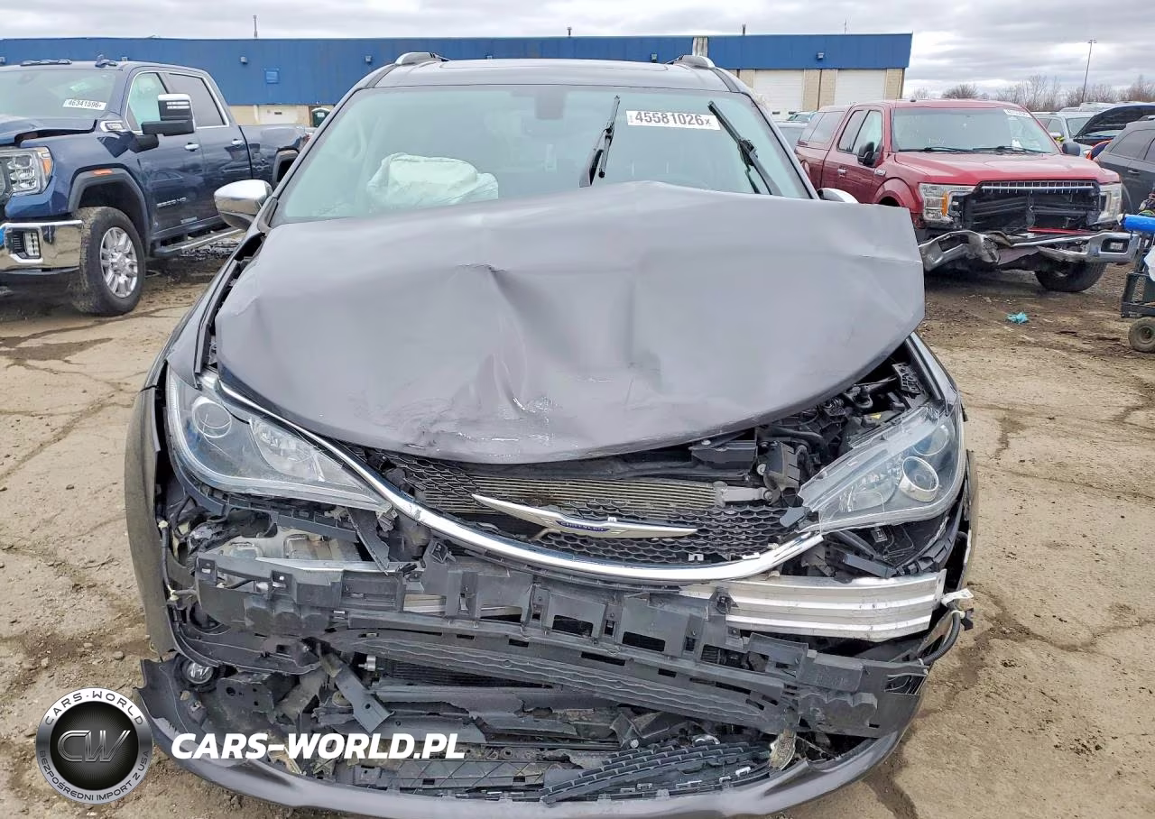 2019 Chrysler Pacifica Limited VIN:2C4RC1GG3KR703897 - 5