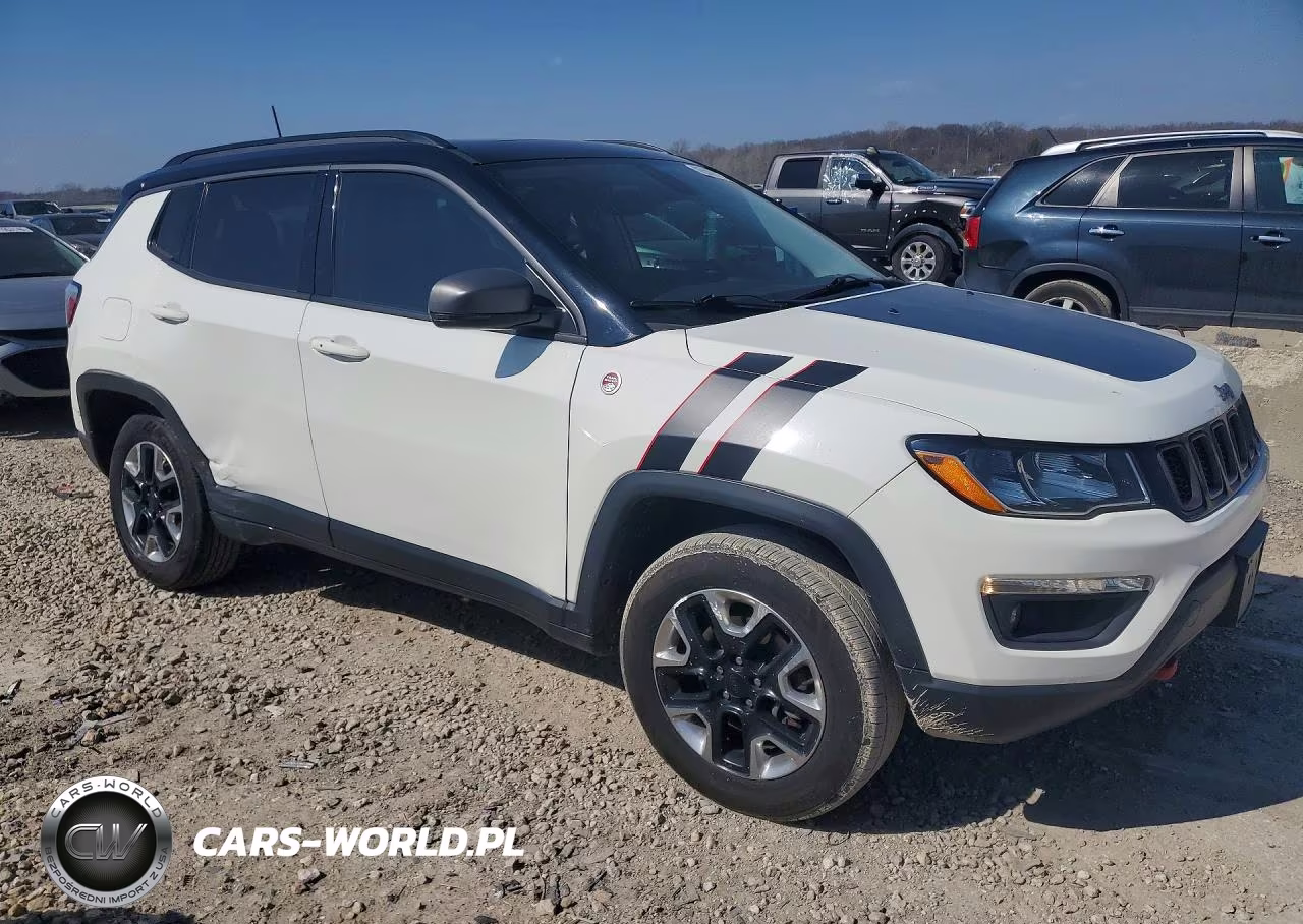 2018 Jeep Compass Trailhawk VIN:3C4NJDDB4JT163261 - 4