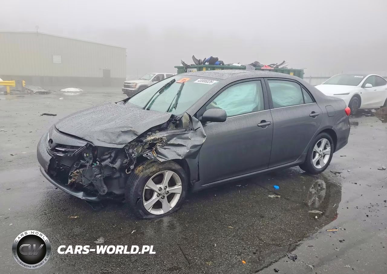 2013 Toyota Corolla Le – zdjęcie 1 z 12