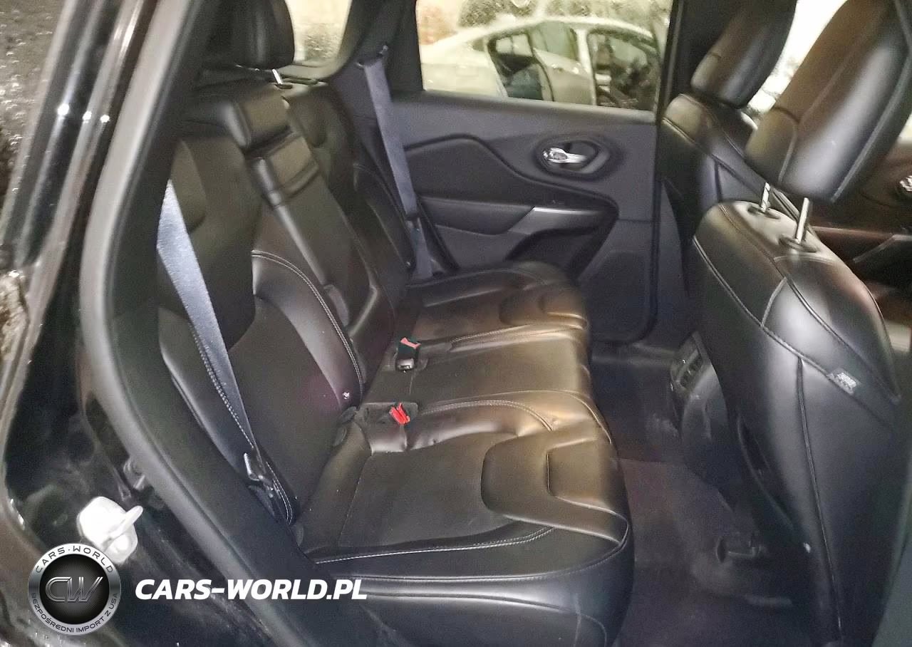 2019 Jeep Cherokee Latitude Plus VIN:1C4PJMLB8KD177231 - 11