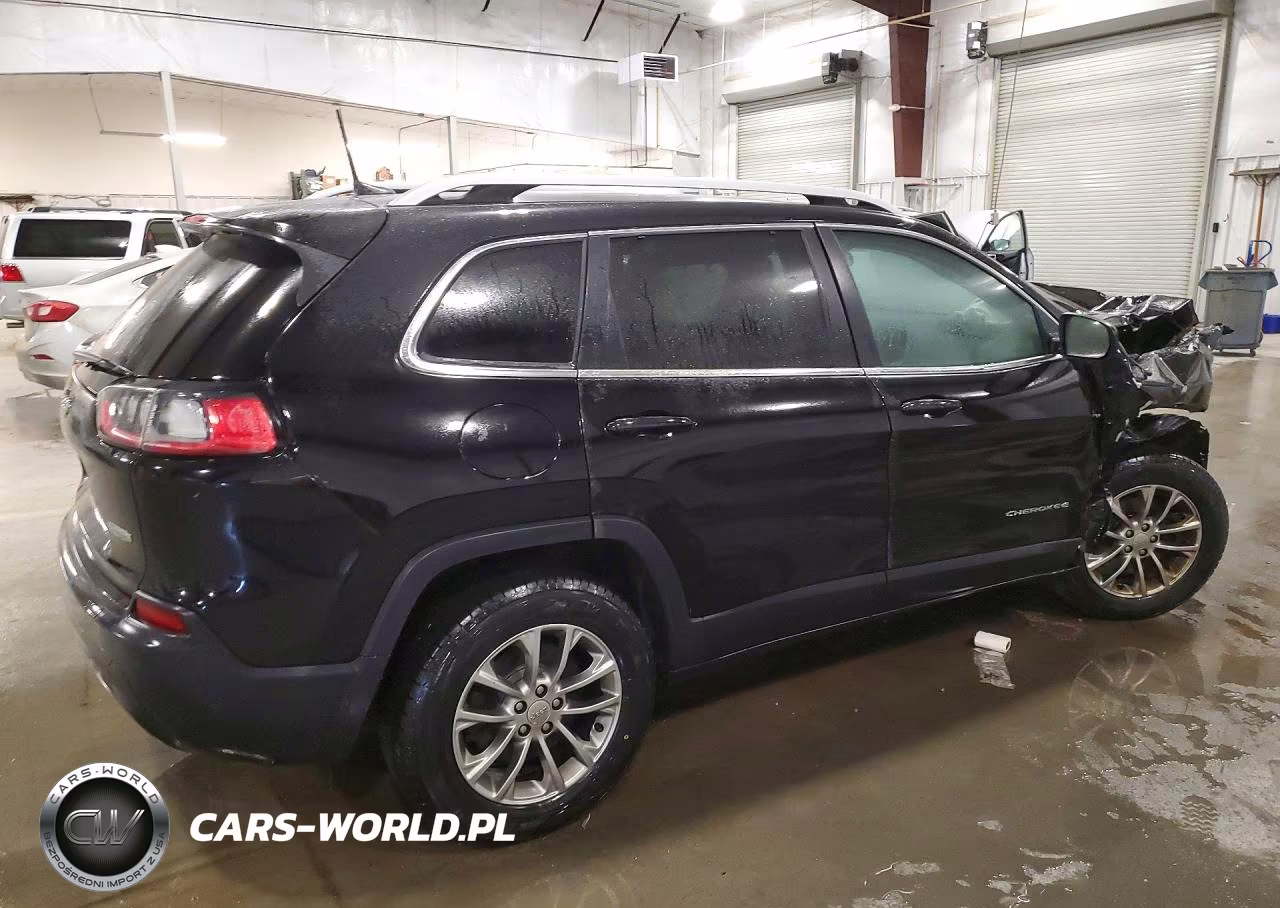 2019 Jeep Cherokee Latitude Plus VIN:1C4PJMLB8KD177231 - 3