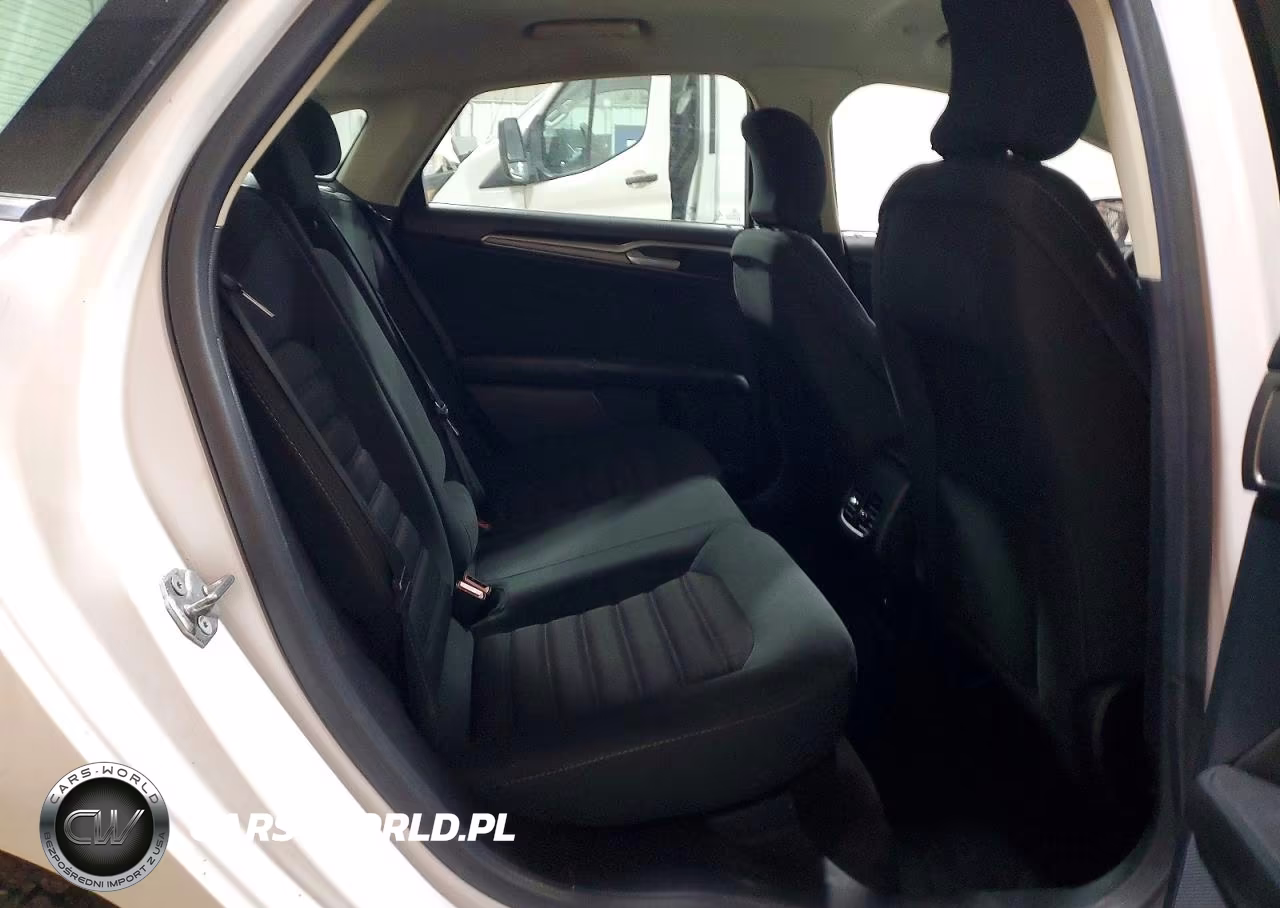 2019 Ford Fusion Se VIN:3FA6P0LU1KR158201 - 10