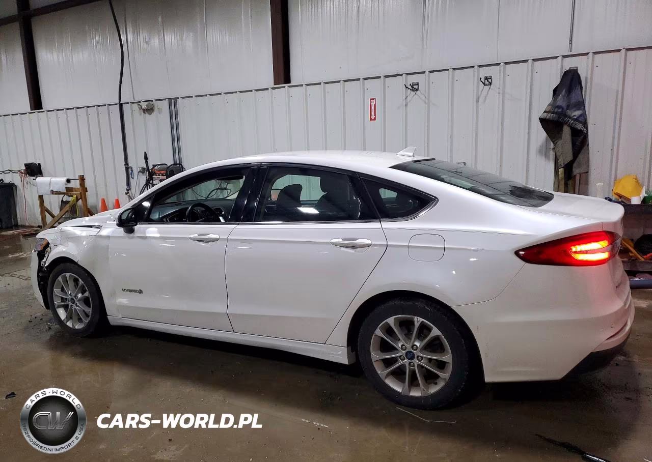 2019 Ford Fusion Se VIN:3FA6P0LU1KR158201 - 2