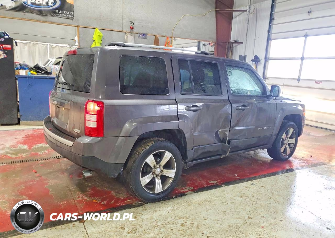 2016 Jeep Patriot Latitude VIN:1C4NJRFB3GD523791 - 3