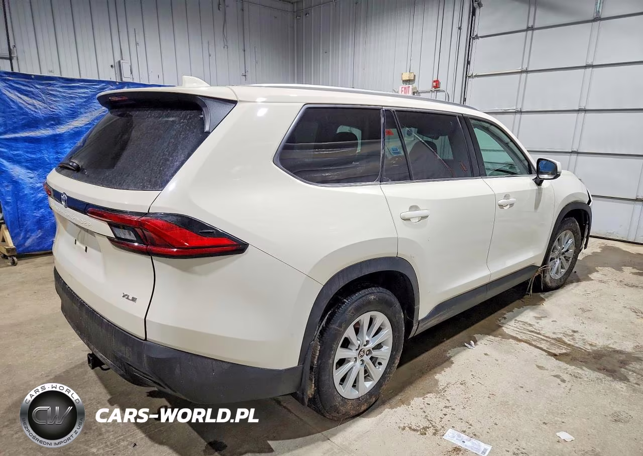 2024 Toyota Grand Highlander Xle VIN:5TDAAAB51RS033809 - 3