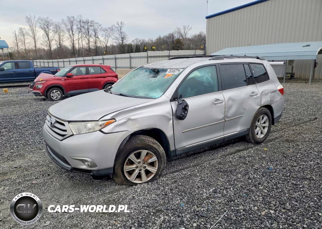 2013 Toyota Highlander Plus – zdjęcie 1 z 12