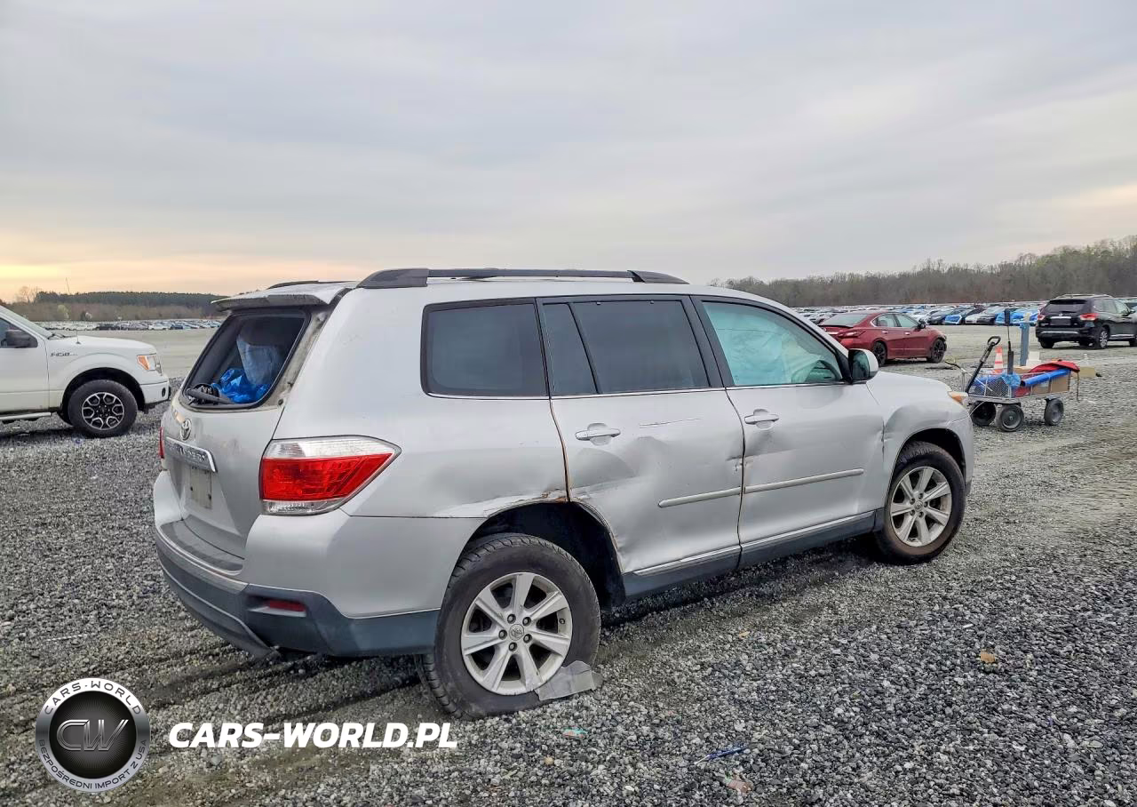 2013 Toyota Highlander Plus VIN:5TDZK3EH6DS116176 - 3