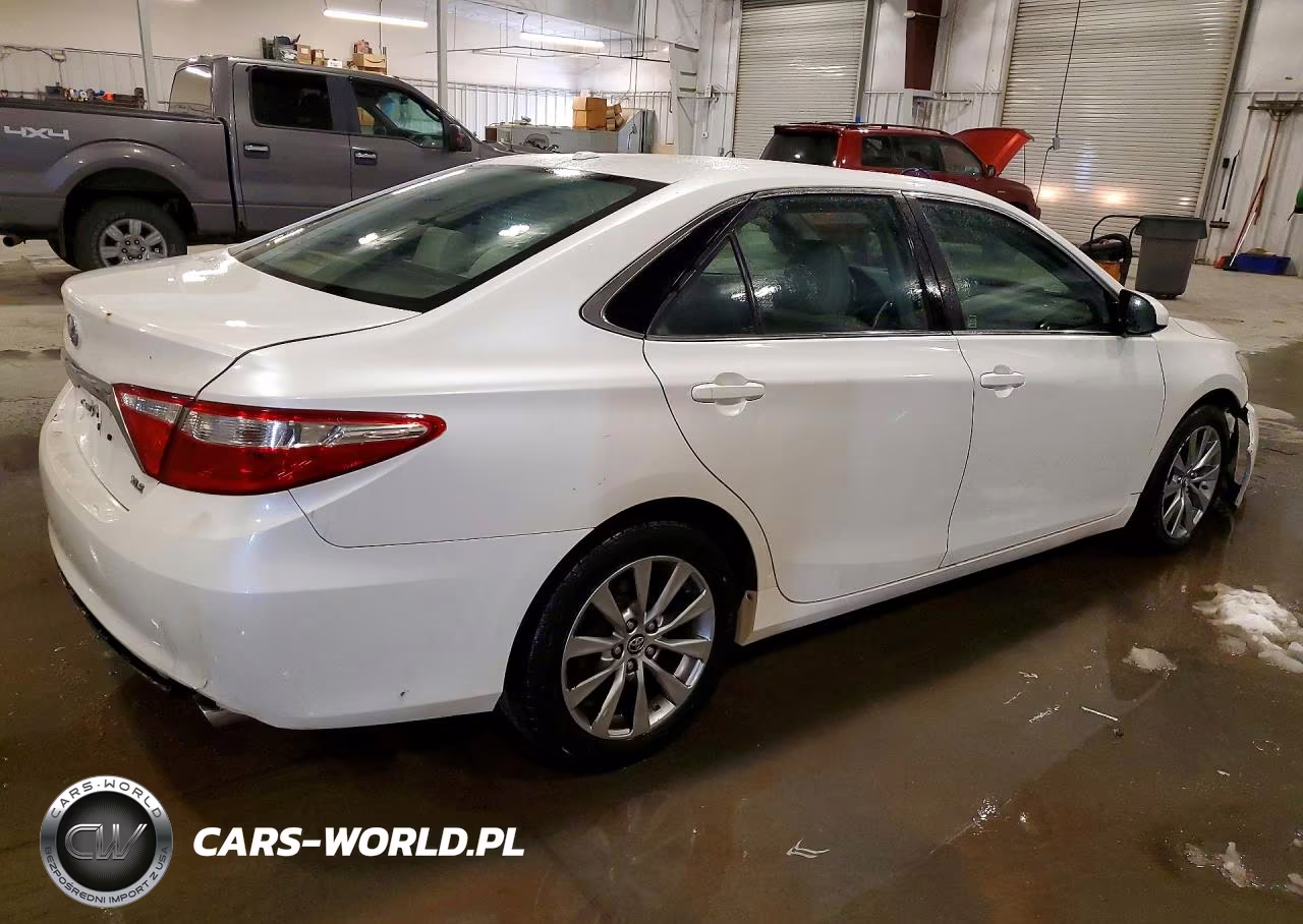 2015 Toyota Camry Xle VIN:4T1BF1FK5FU874301 - 3
