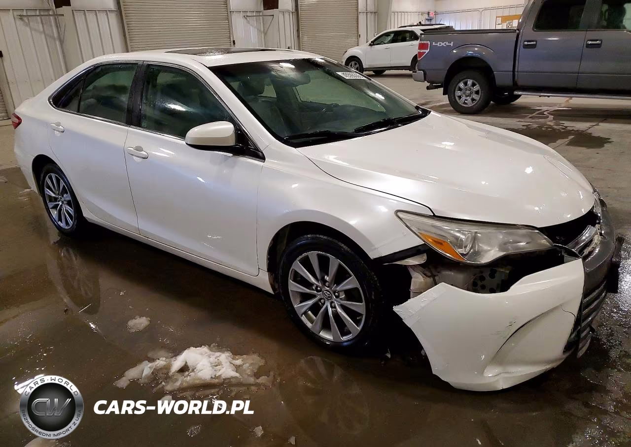 2015 Toyota Camry Xle VIN:4T1BF1FK5FU874301 - 4