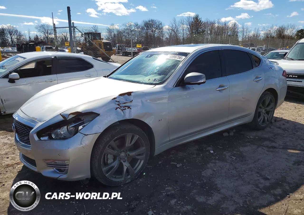 2015 Infiniti Q70 3.7