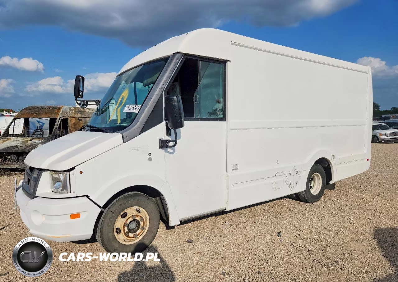 2016 Isuzu Reach Delivery Van