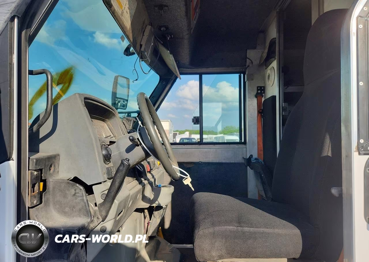 2016 Isuzu Reach Delivery Van VIN:JALB4T173G7W00330 - 7