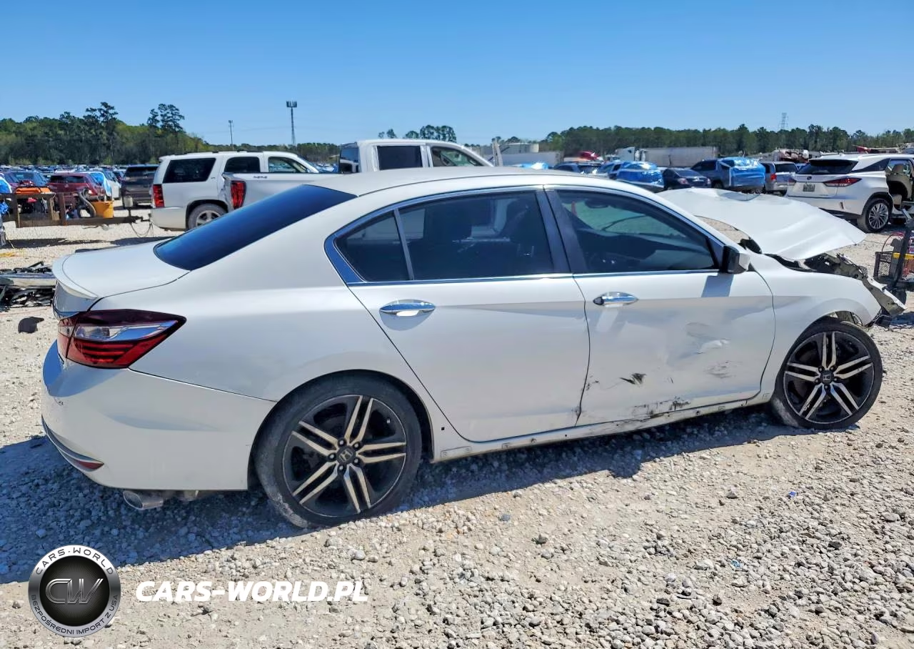2017 Honda Accord Sport VIN:1HGCR2F59HA297617 - 3