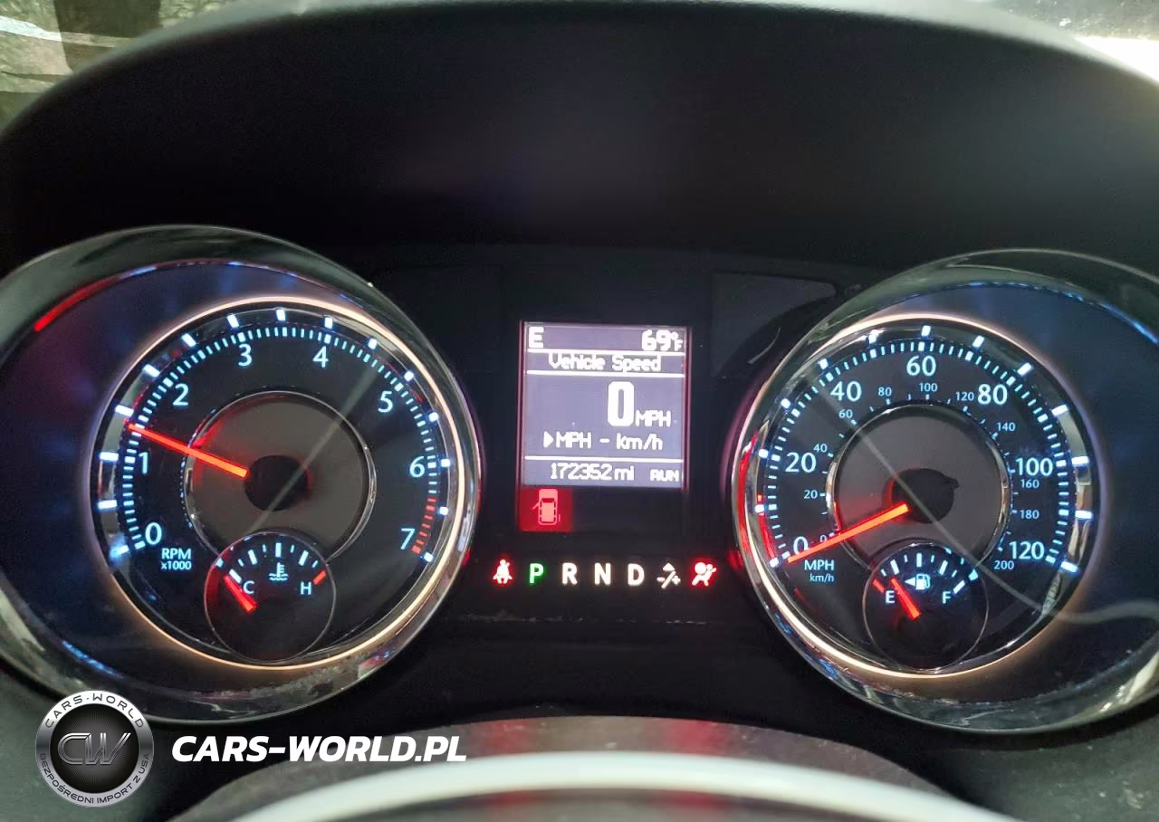 2013 Chrysler Town & Country Touring VIN:2C4RC1BG2DR646683 - 9