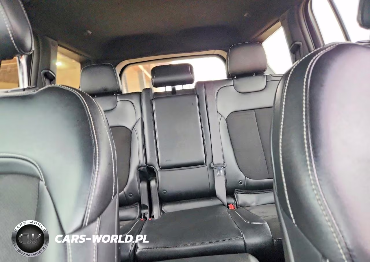 2024 Jeep Grand Cherokee L Laredo VIN:1C4RJJAG5R8558446 - 10