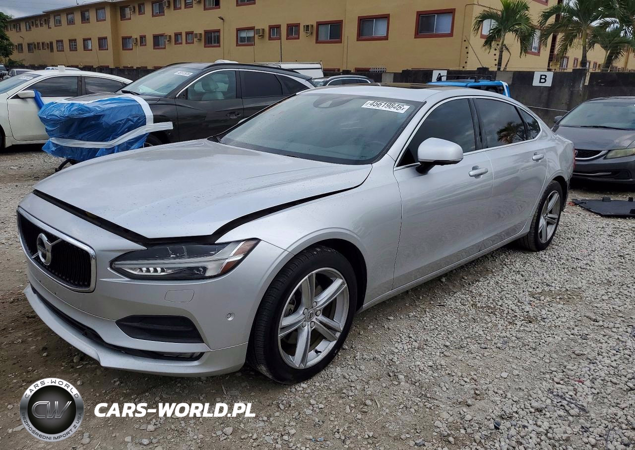 2018 Volvo S90 T5 Momentum