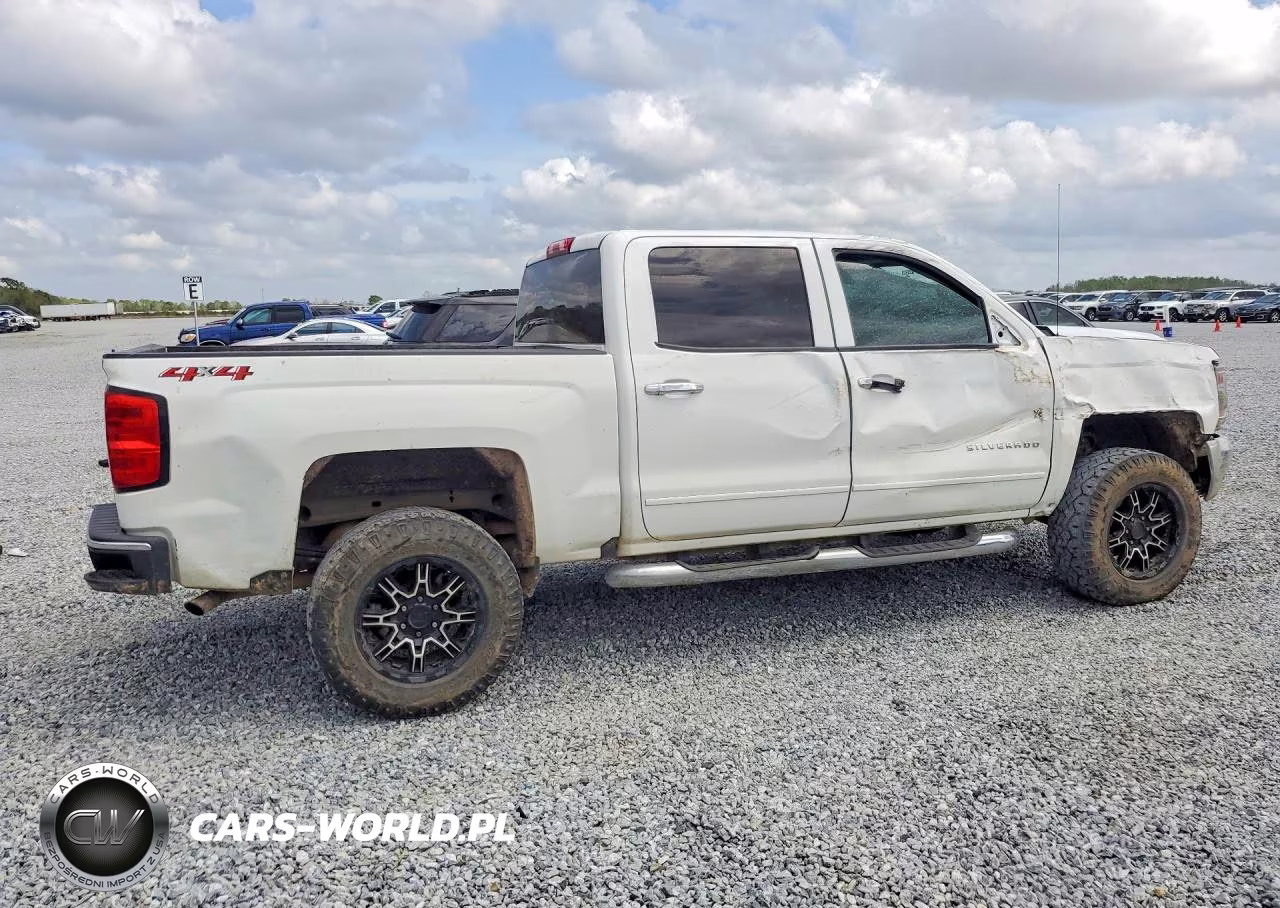 2018 Chevrolet Silverado K1500 Lt VIN:3GCUKREC8JG582395 - 3