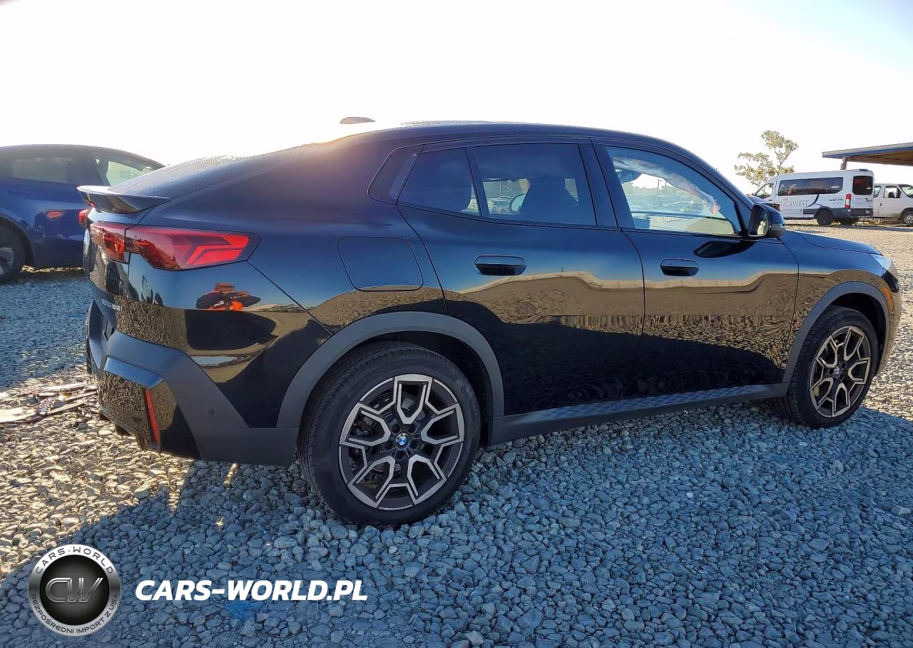 2025 BMW X2 xDrive28I VIN:WBX63GM06S5163930 - 3