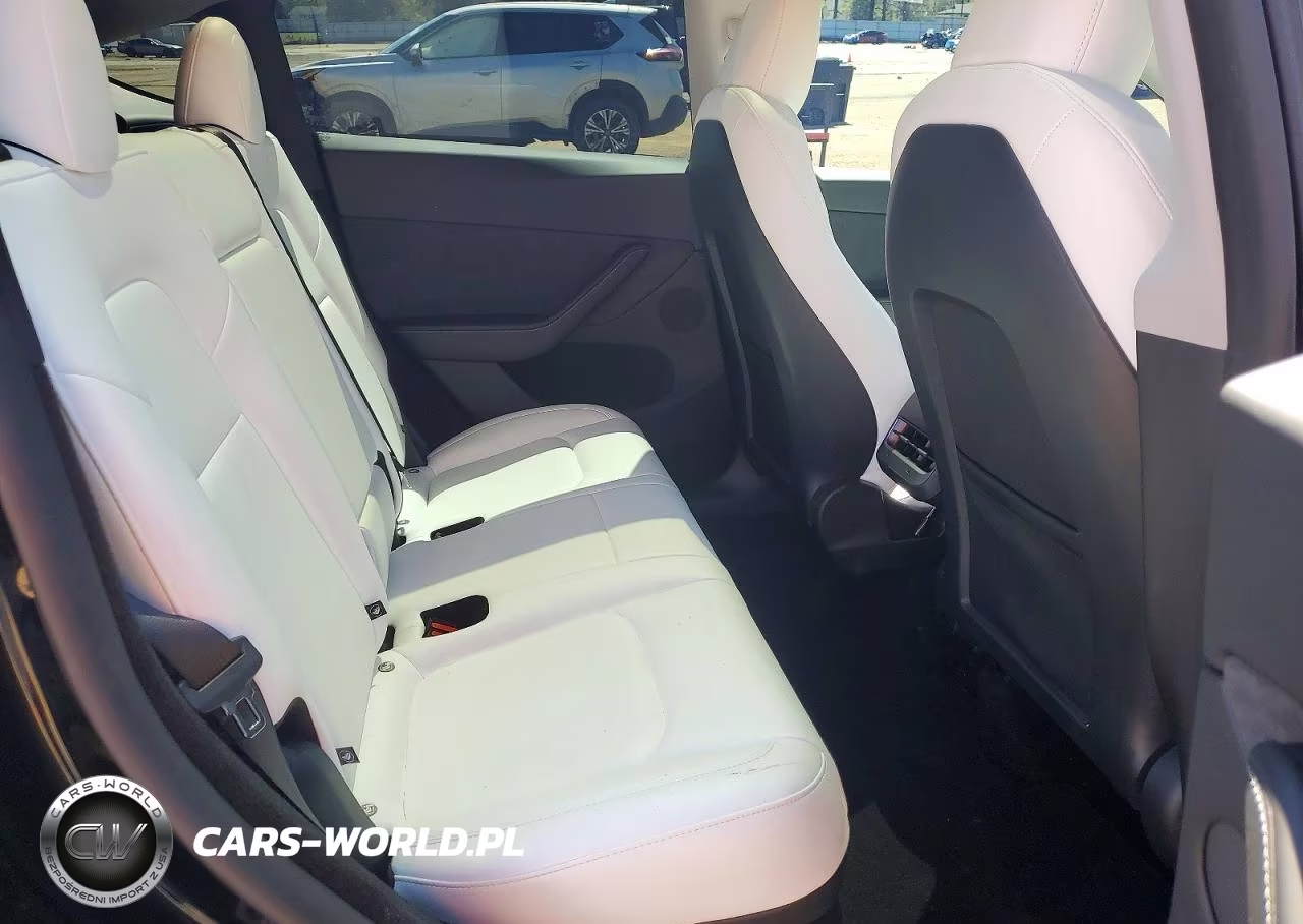2025 Tesla Model Y VIN:7SAYGDEF6SA378086 - 10