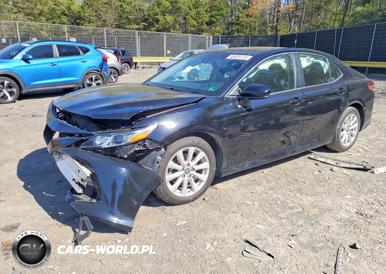 2018 Toyota Camry Le – zdjęcie 1 z 12