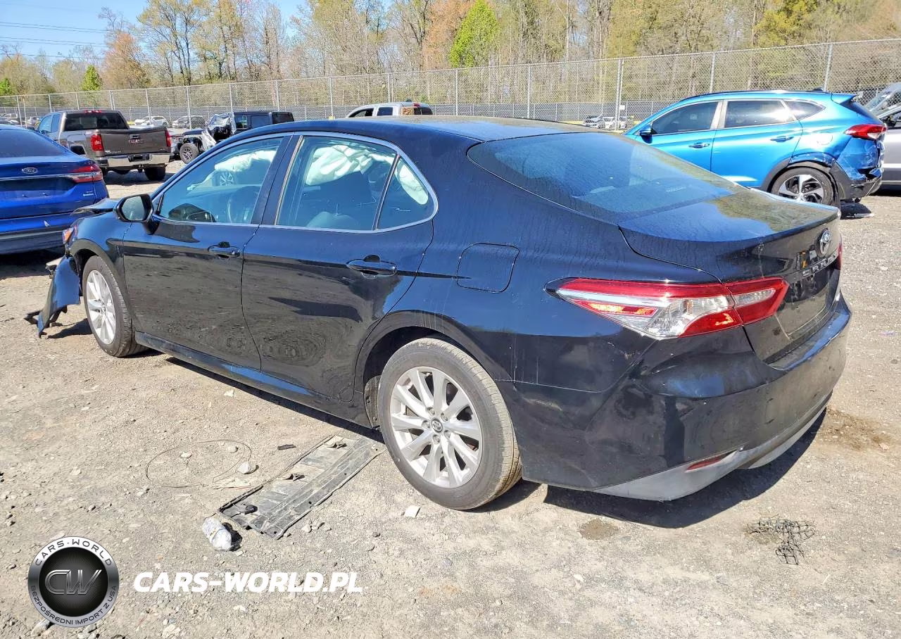 2018 Toyota Camry Le VIN:4T1B11HK4JU087697 - 2