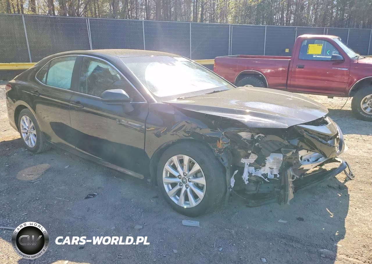 2018 Toyota Camry Le VIN:4T1B11HK4JU087697 - 4