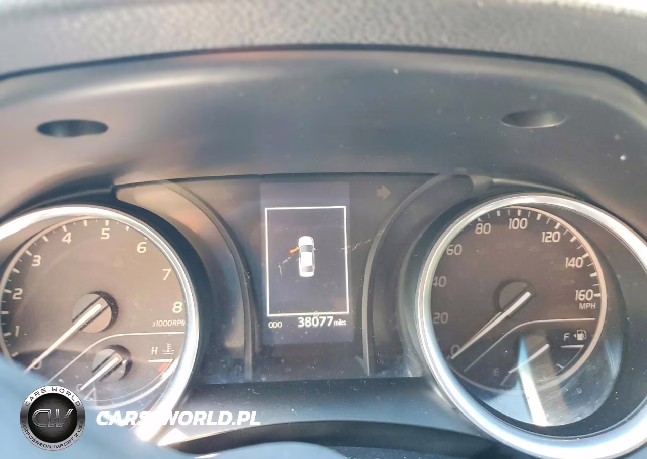 2018 Toyota Camry Le VIN:4T1B11HK4JU087697 - 9
