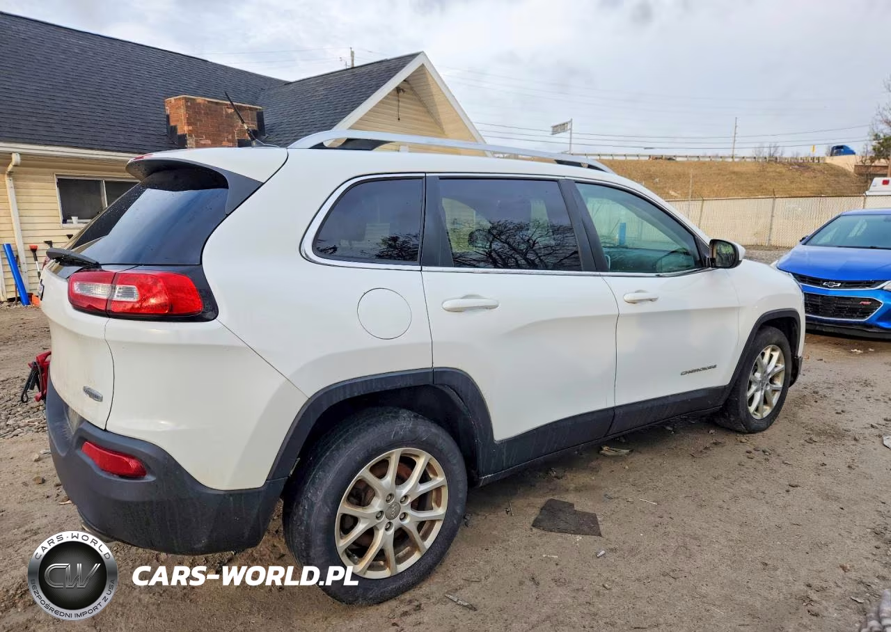 2014 Jeep Cherokee Latitude VIN:1C4PJLCSXEW115574 - 3