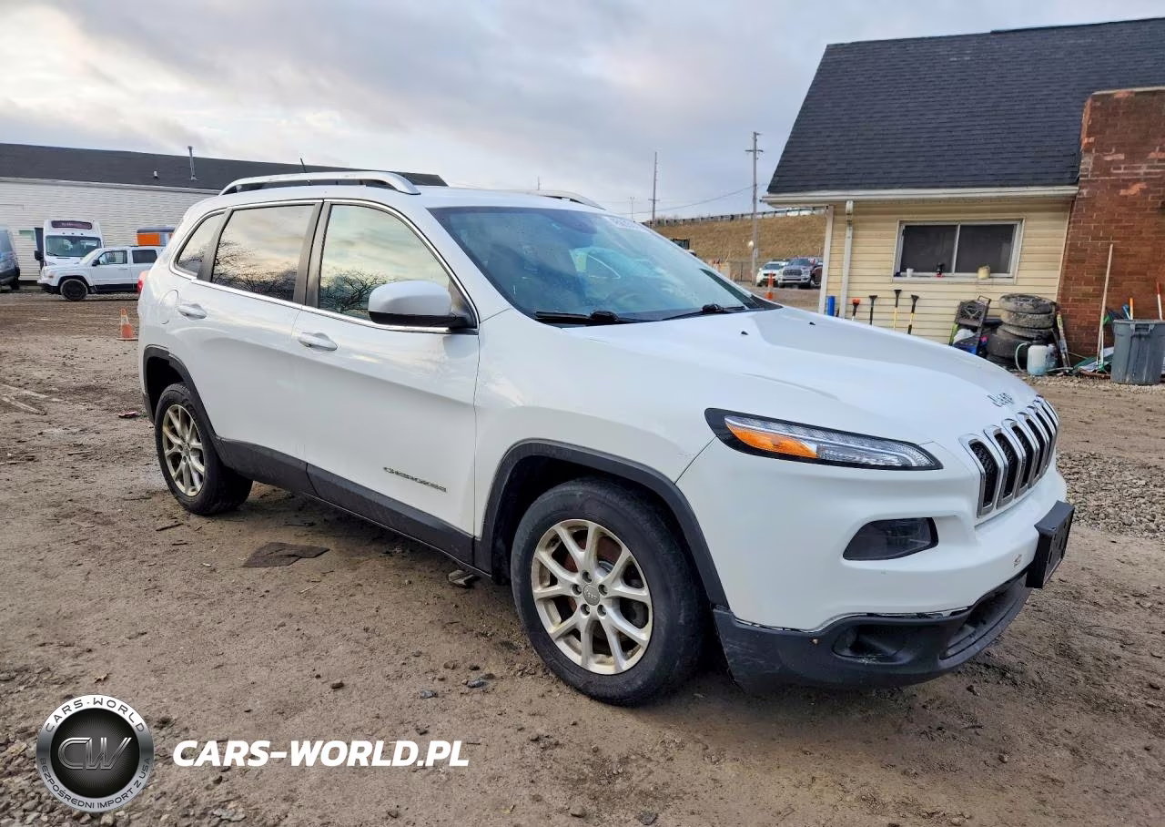 2014 Jeep Cherokee Latitude VIN:1C4PJLCSXEW115574 - 4