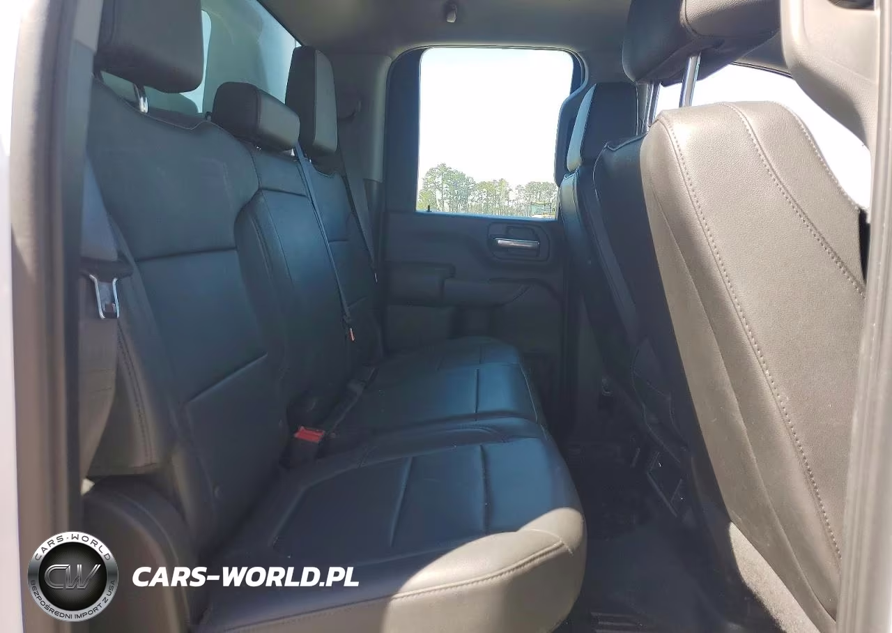 2021 Chevrolet Silverado C2500 Heavy Duty VIN:1GC5WLE78MF136715 - 10