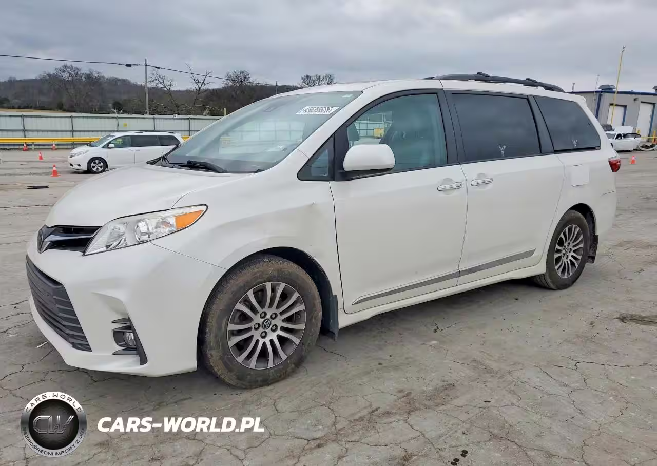 2018 Toyota Sienna Xle Premium 8-Passenger