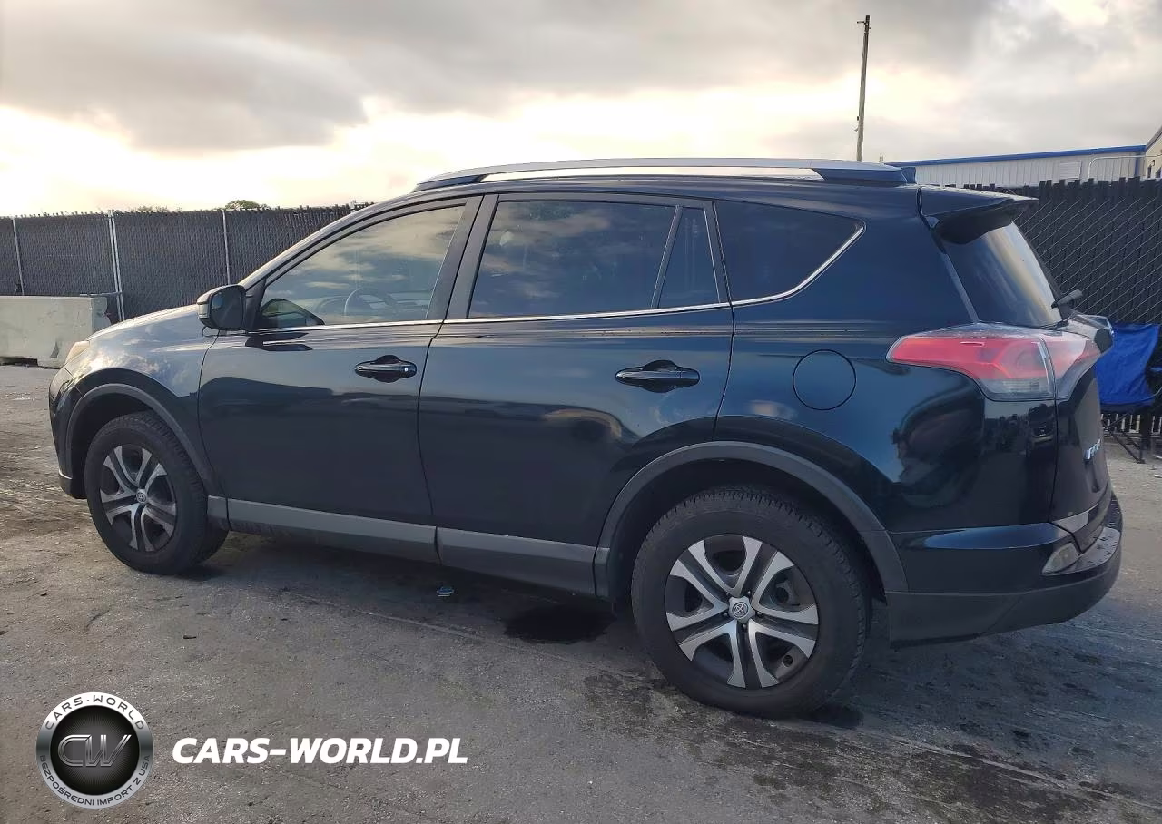 2017 Toyota Rav4 Le VIN:JTMZFREV5HJ137956 - 2