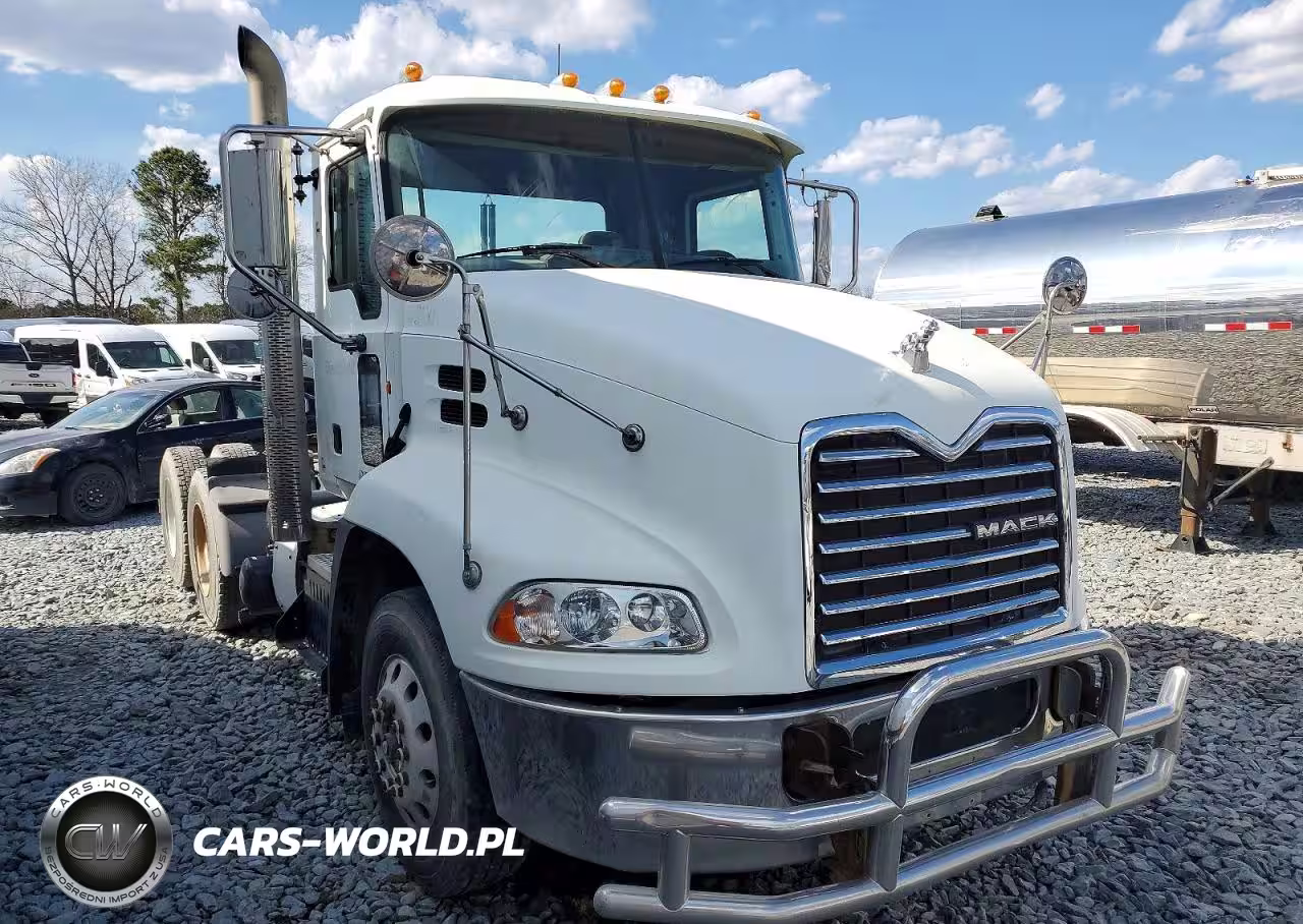 2014 Mack Cxu613 Semi Truck