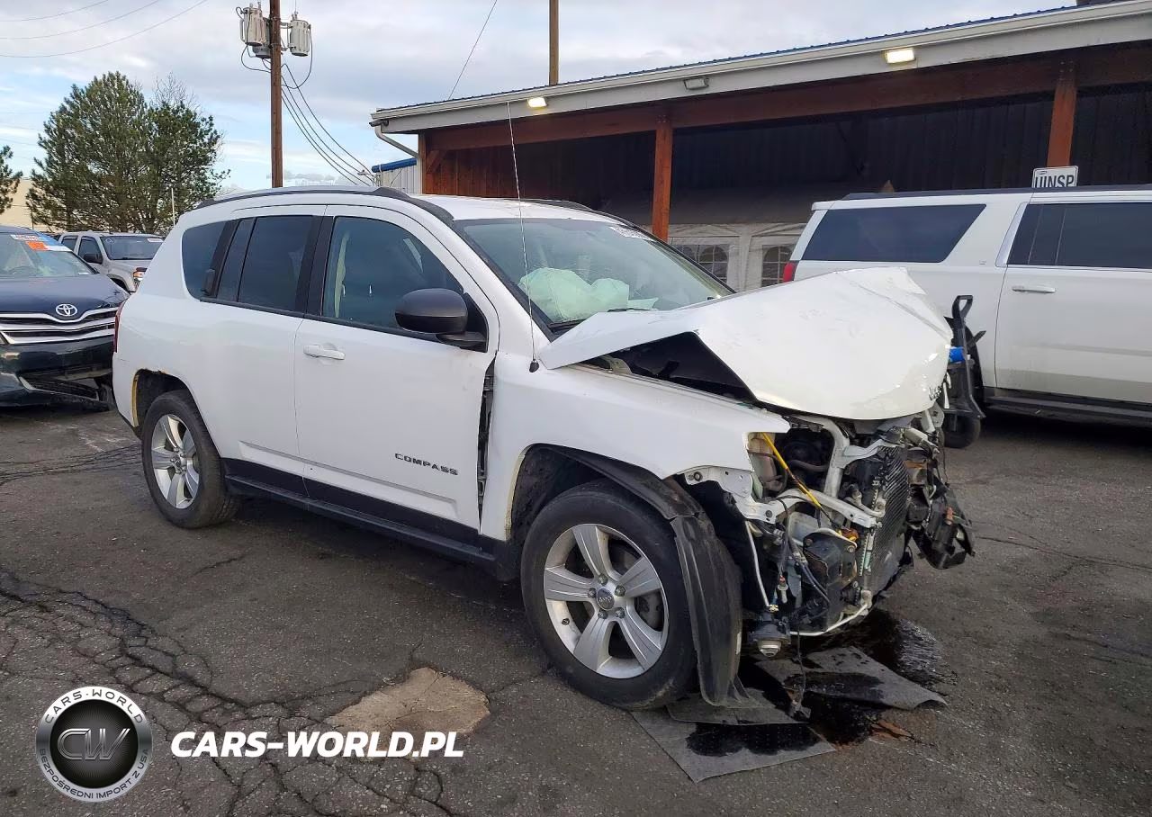2014 Jeep Compass Sport VIN:1C4NJDBB8ED926882 - 4