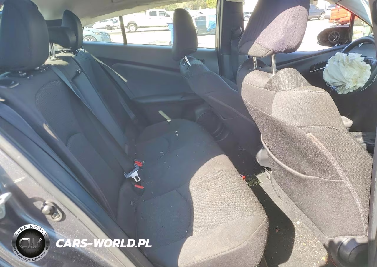 2020 Toyota Prius Le VIN:JTDKARFU8L3104811 - 10