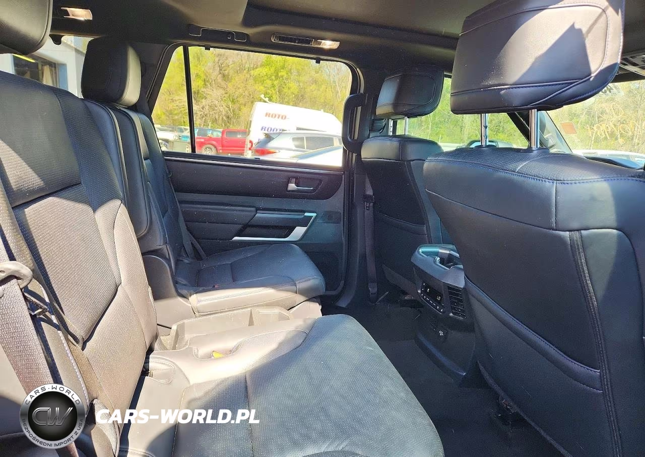 2023 Toyota Sequoia Platinum VIN:7SVAAAAA8PX001984 - 11