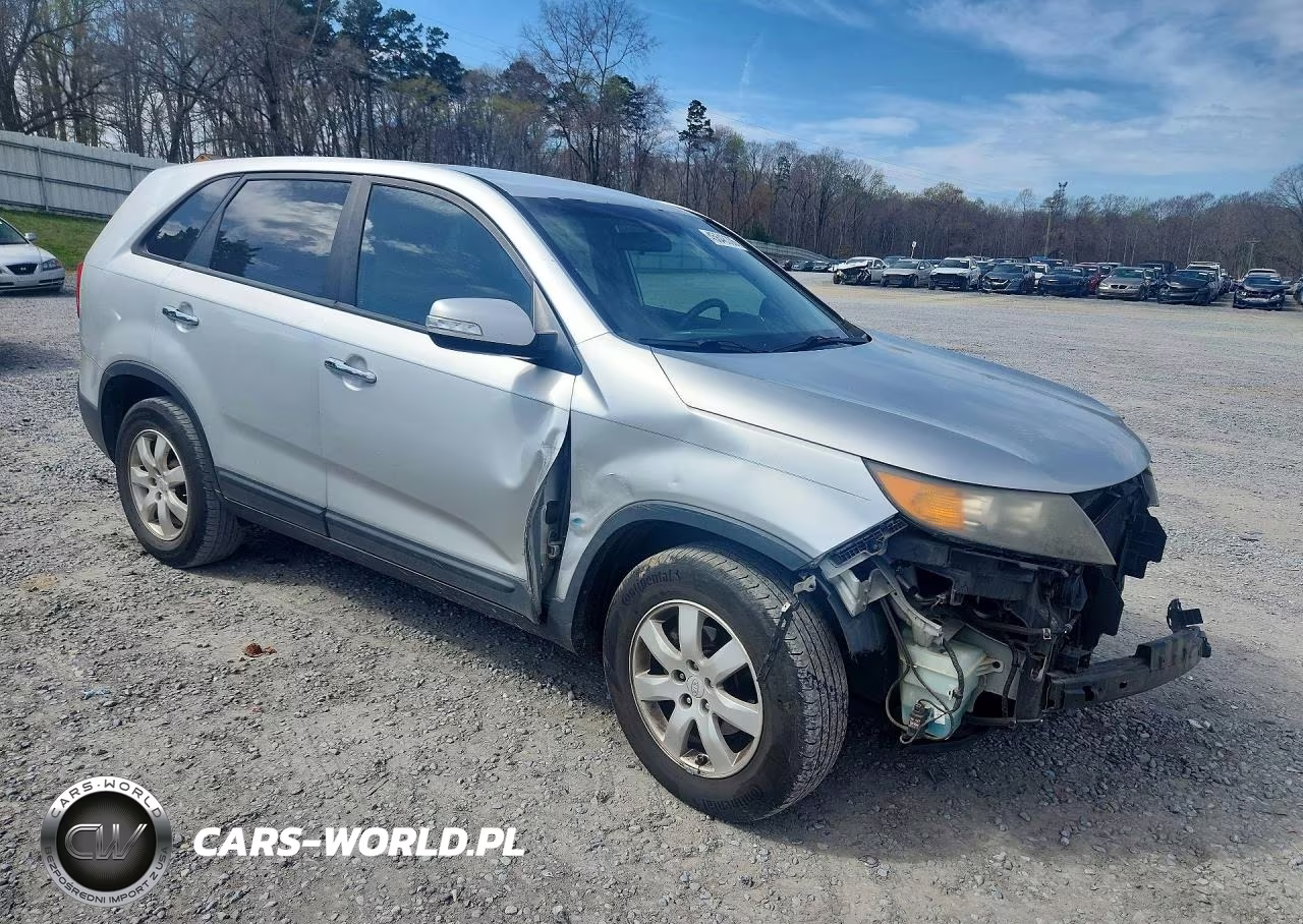 2011 Kia Sorento Lx VIN:5XYKT3A10BG161809 - 4